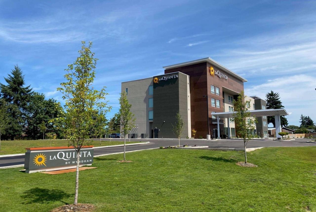 La Quinta Inn & Suites By Wyndham เซ็นทราเลีย ภายนอก รูปภาพ
