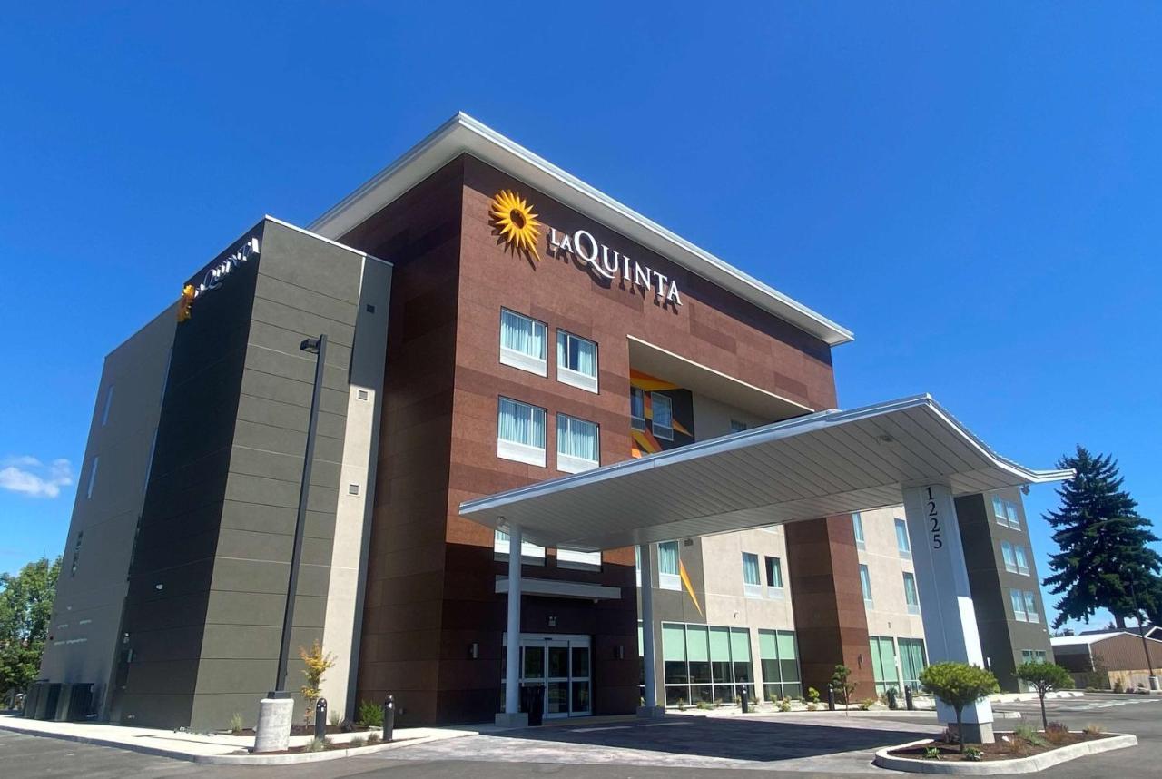 La Quinta Inn & Suites By Wyndham เซ็นทราเลีย ภายนอก รูปภาพ