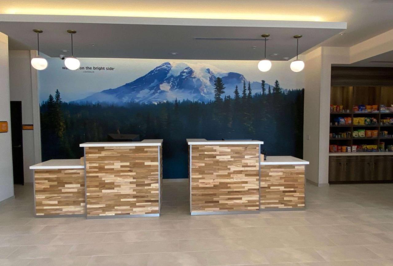La Quinta Inn & Suites By Wyndham เซ็นทราเลีย ภายนอก รูปภาพ
