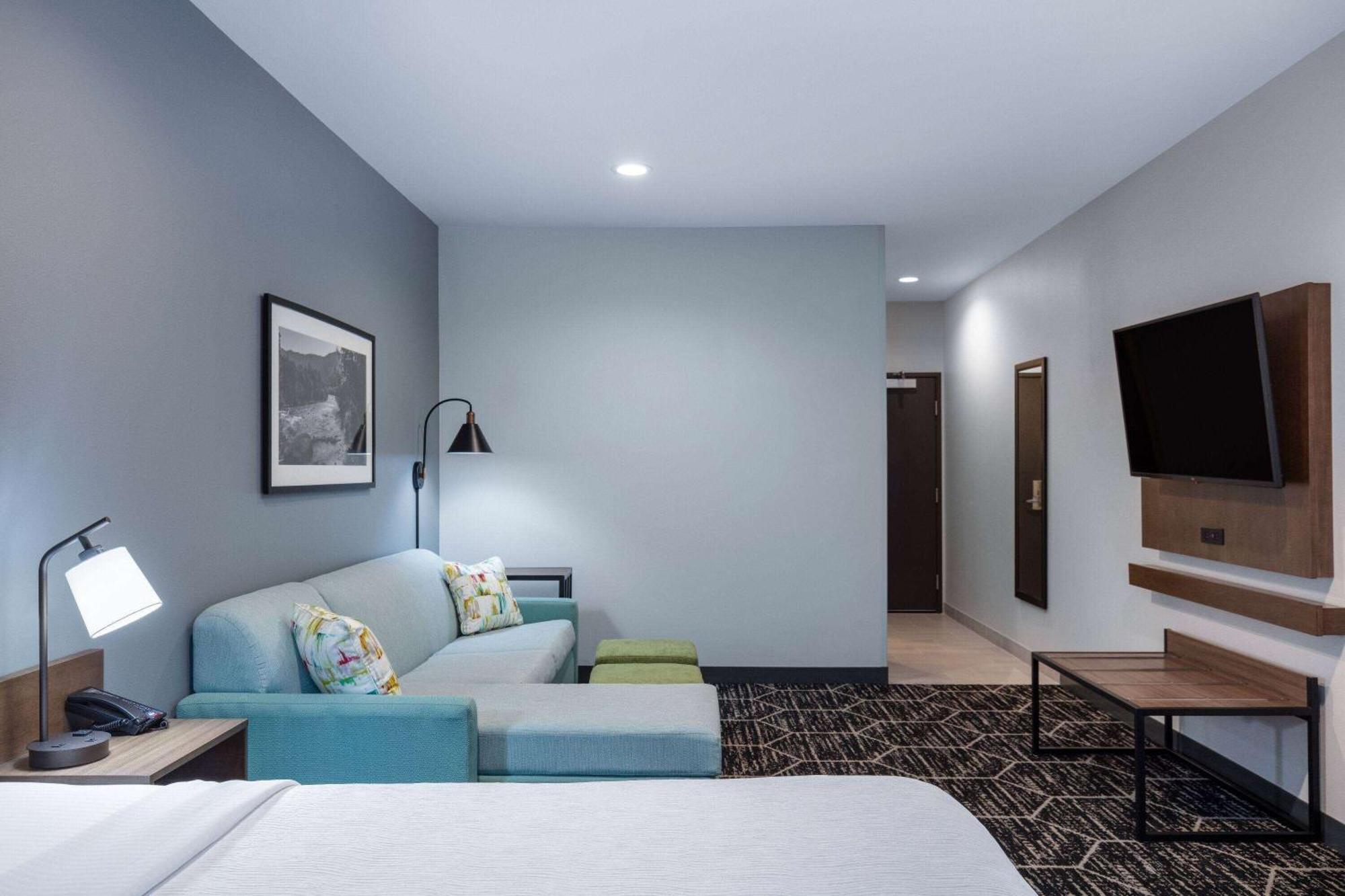 La Quinta Inn & Suites By Wyndham เซ็นทราเลีย ภายนอก รูปภาพ