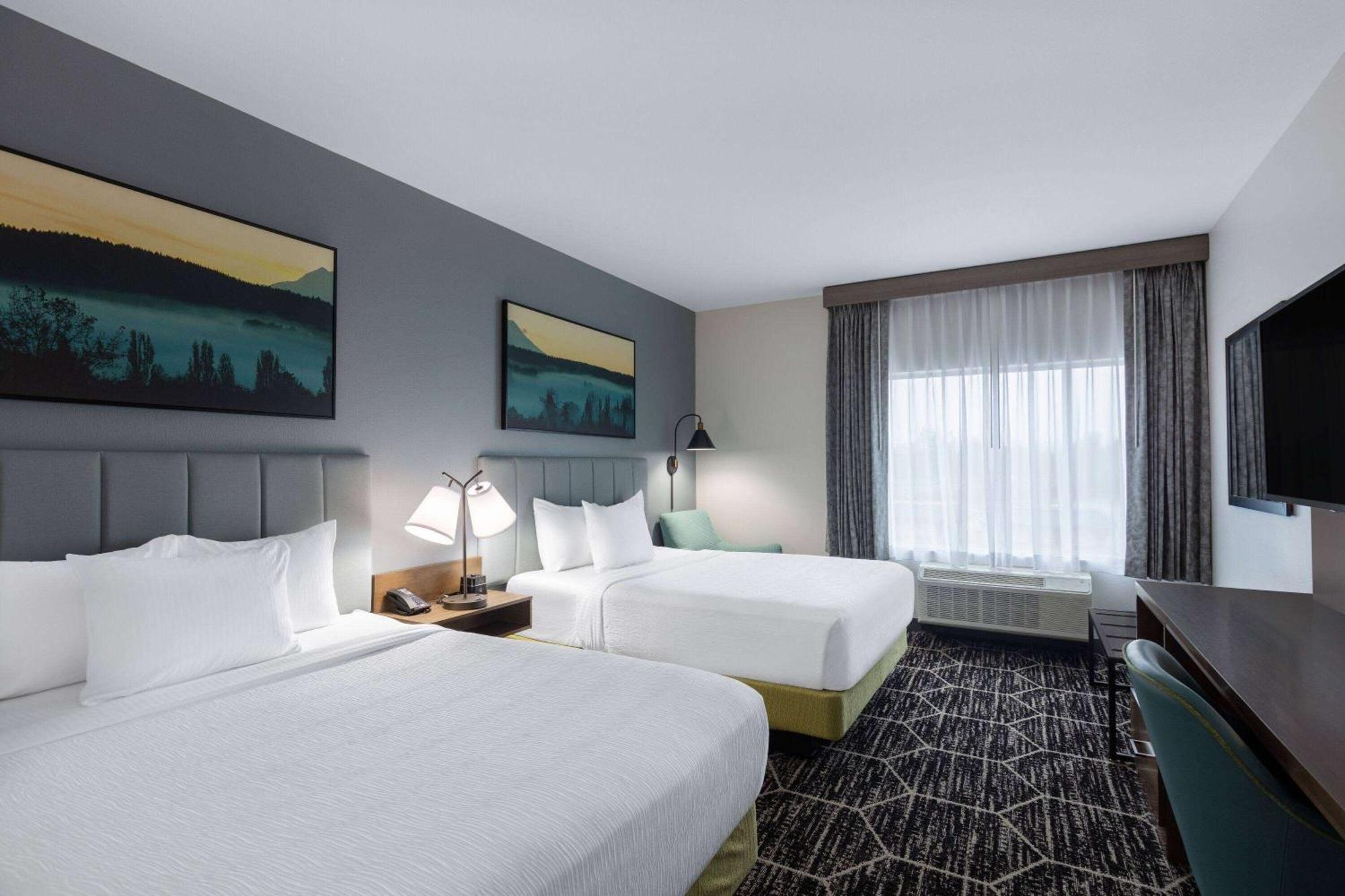 La Quinta Inn & Suites By Wyndham เซ็นทราเลีย ภายนอก รูปภาพ