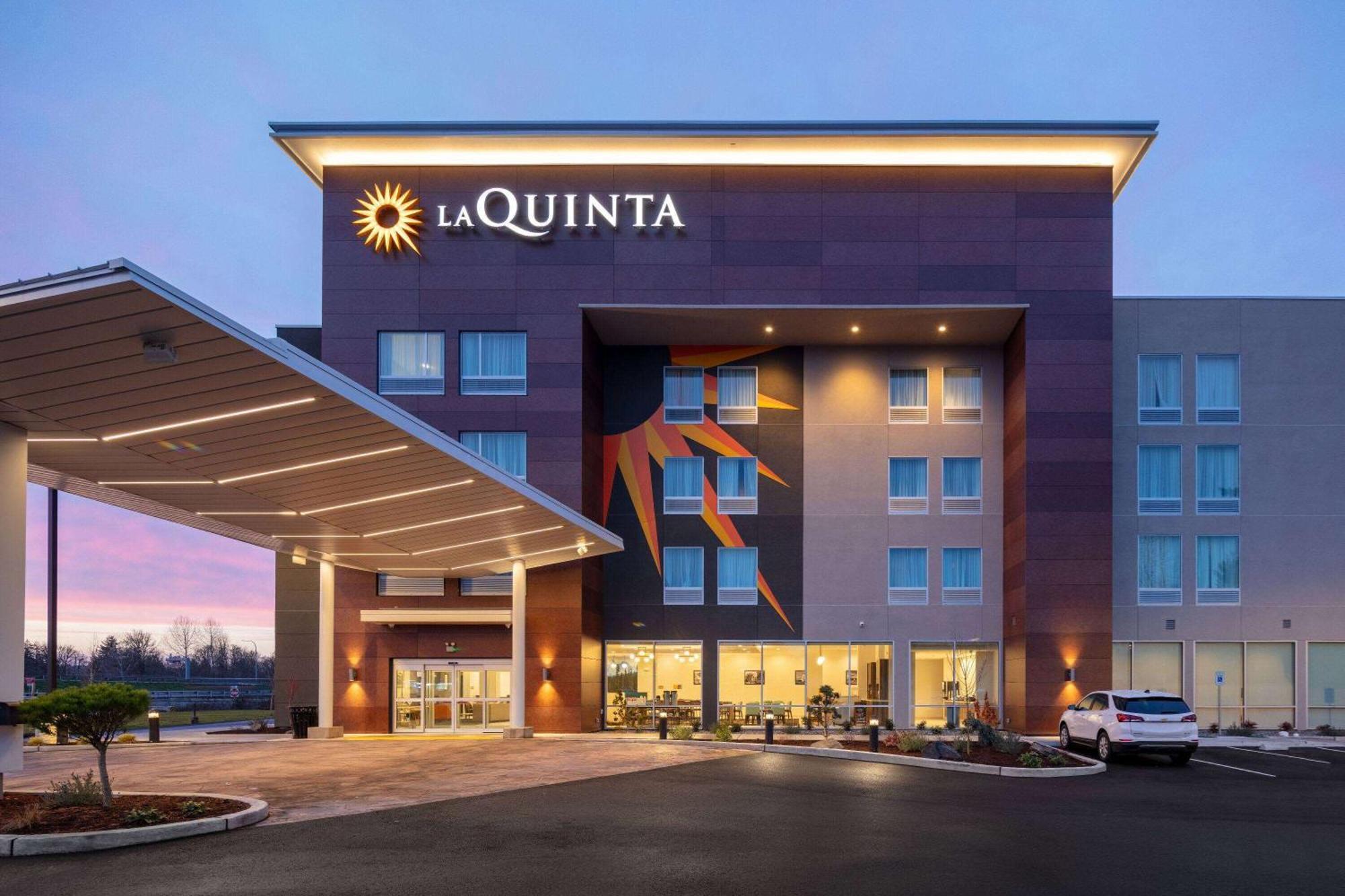 La Quinta Inn & Suites By Wyndham เซ็นทราเลีย ภายนอก รูปภาพ